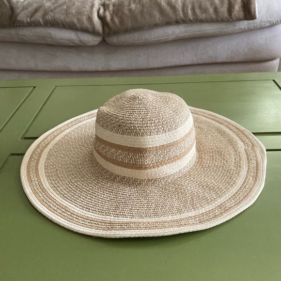 Accessories - Floppy Sun Hat